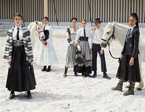 dior horse riders|Dior Cruise 2019: a tribute to las escaramuzas, .